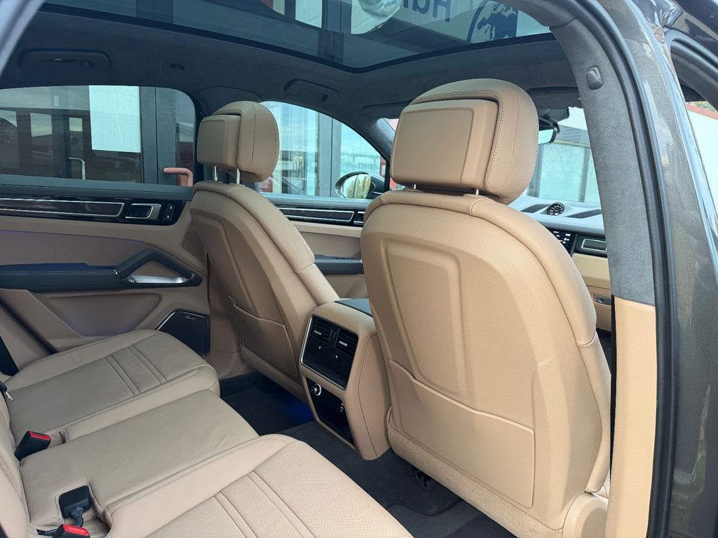 Porsche Cayenne 2022