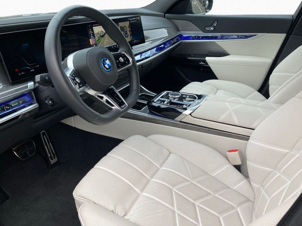 BMW i7 2025