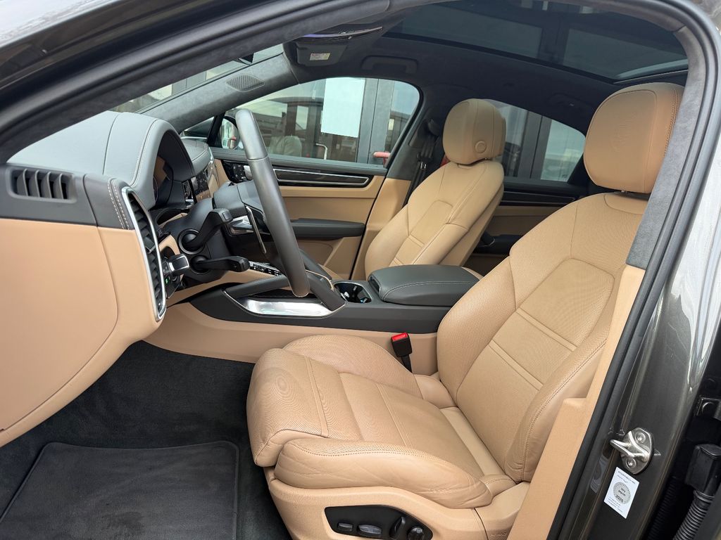 Porsche Cayenne 2022