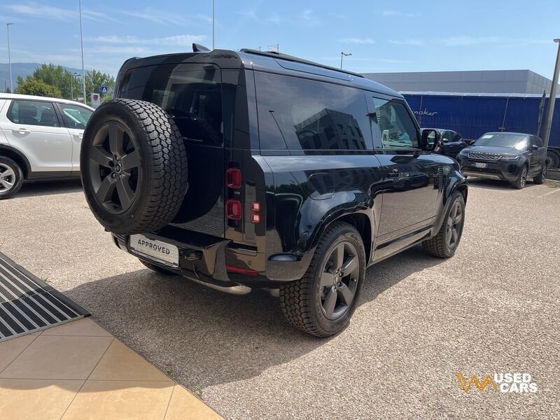 Land Rover Defender 2025