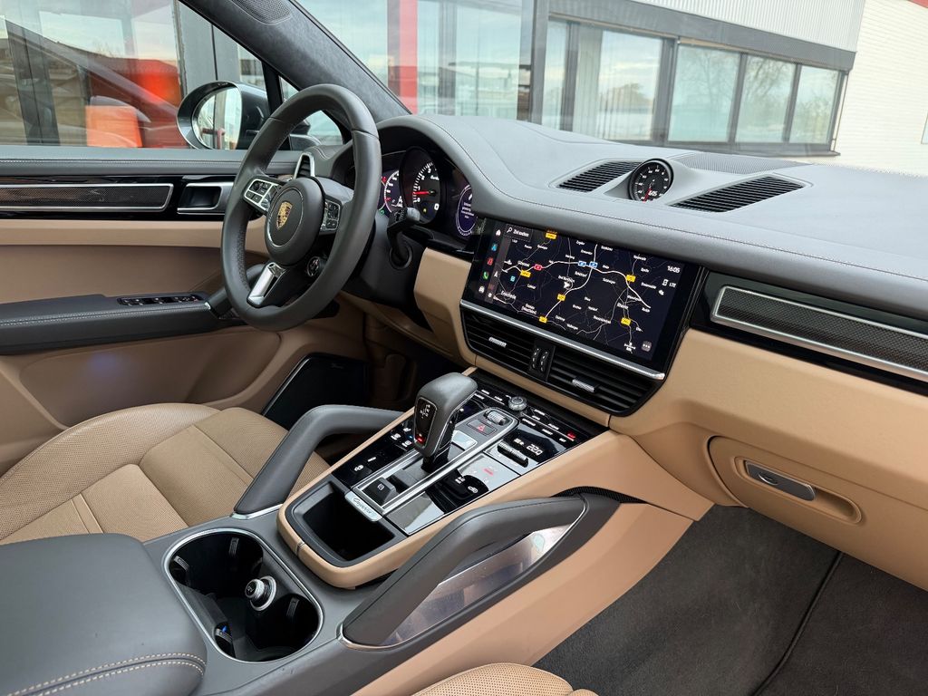 Porsche Cayenne 2022