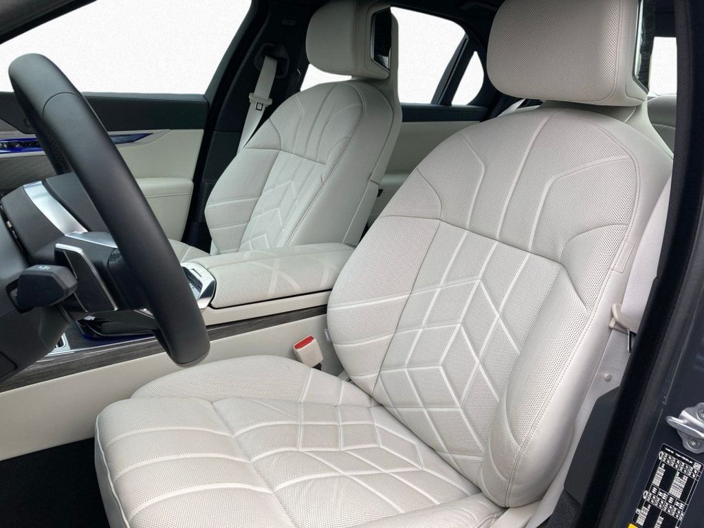 BMW i7 2025