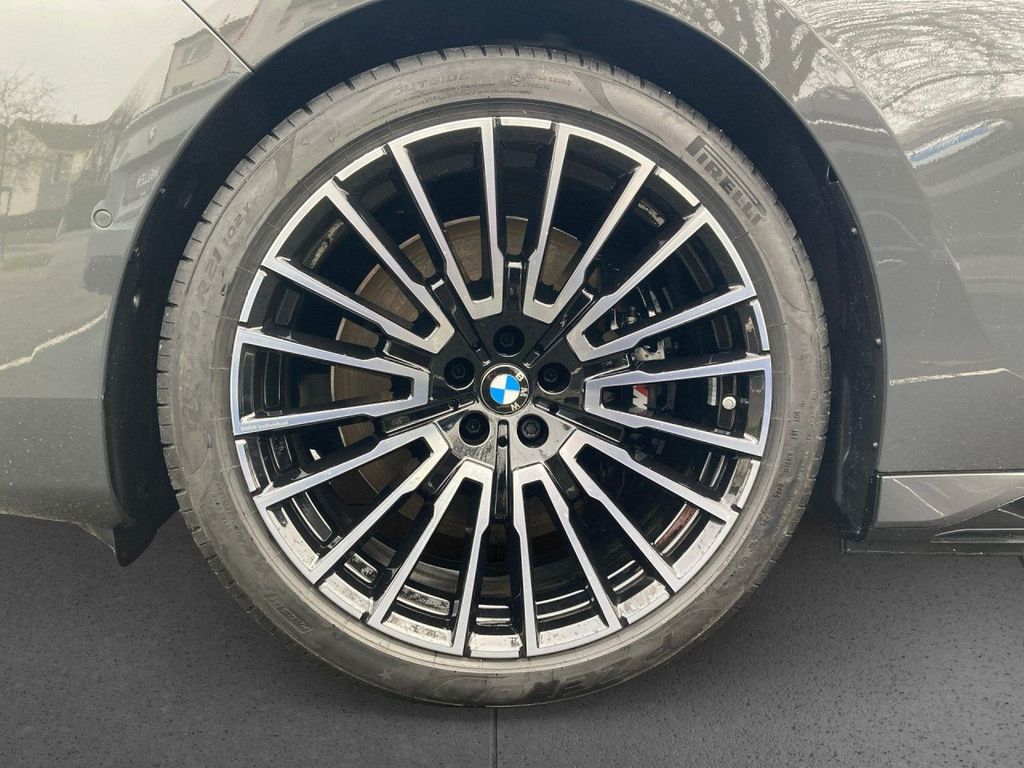 BMW i7 2025