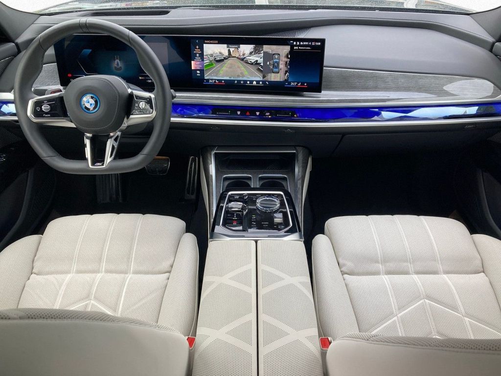BMW i7 2025