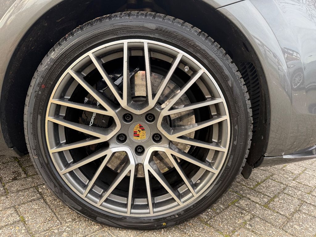 Porsche Cayenne 2022