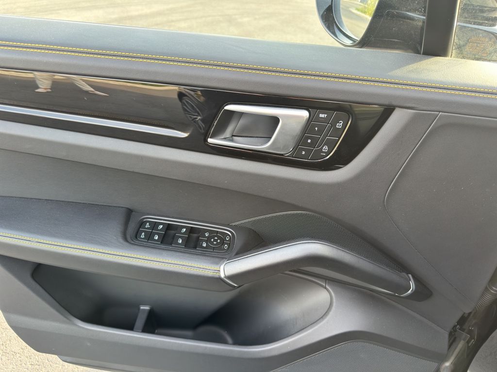 Porsche Cayenne 2023