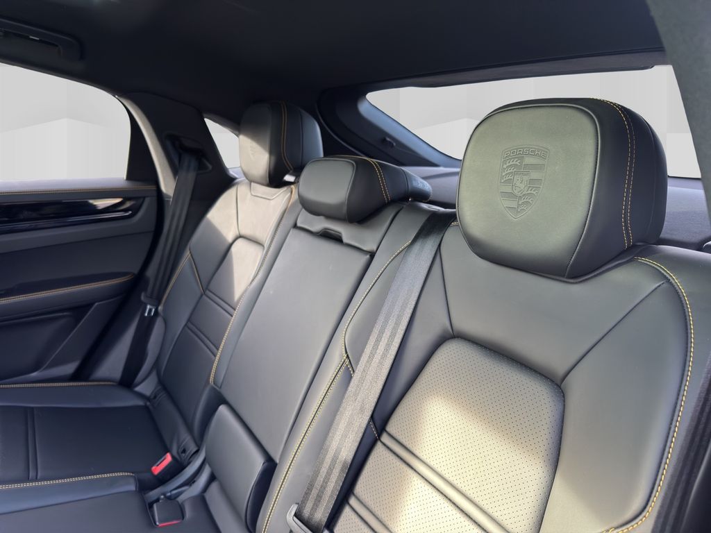 Porsche Cayenne 2023