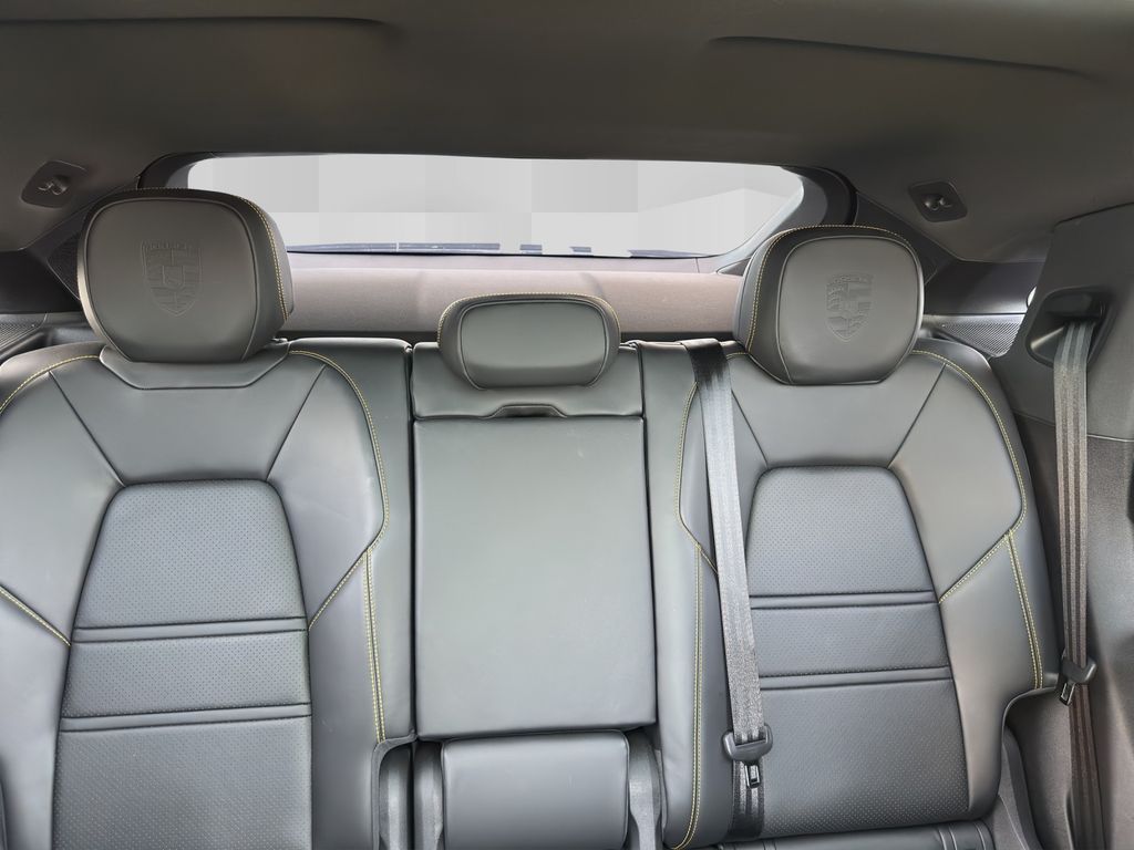 Porsche Cayenne 2023