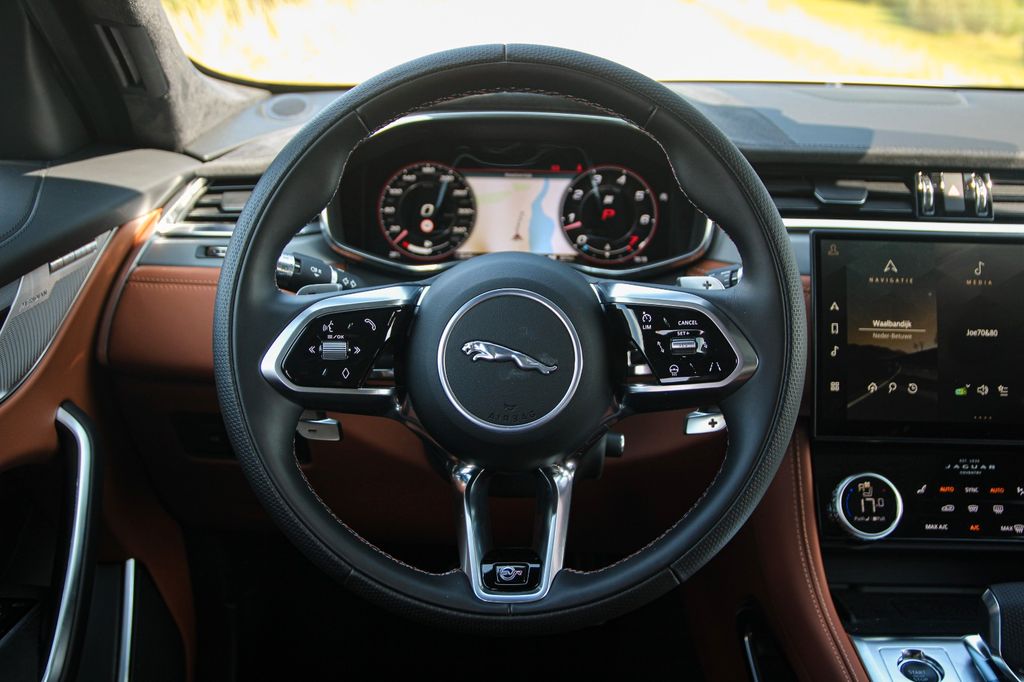 Jaguar F-Pace 2022