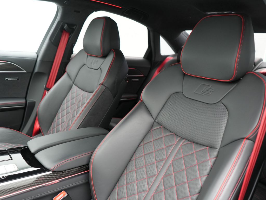 Audi S8 2024