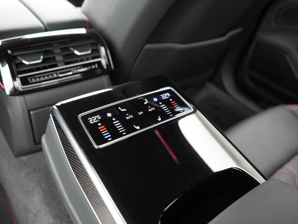 Audi S8 2024