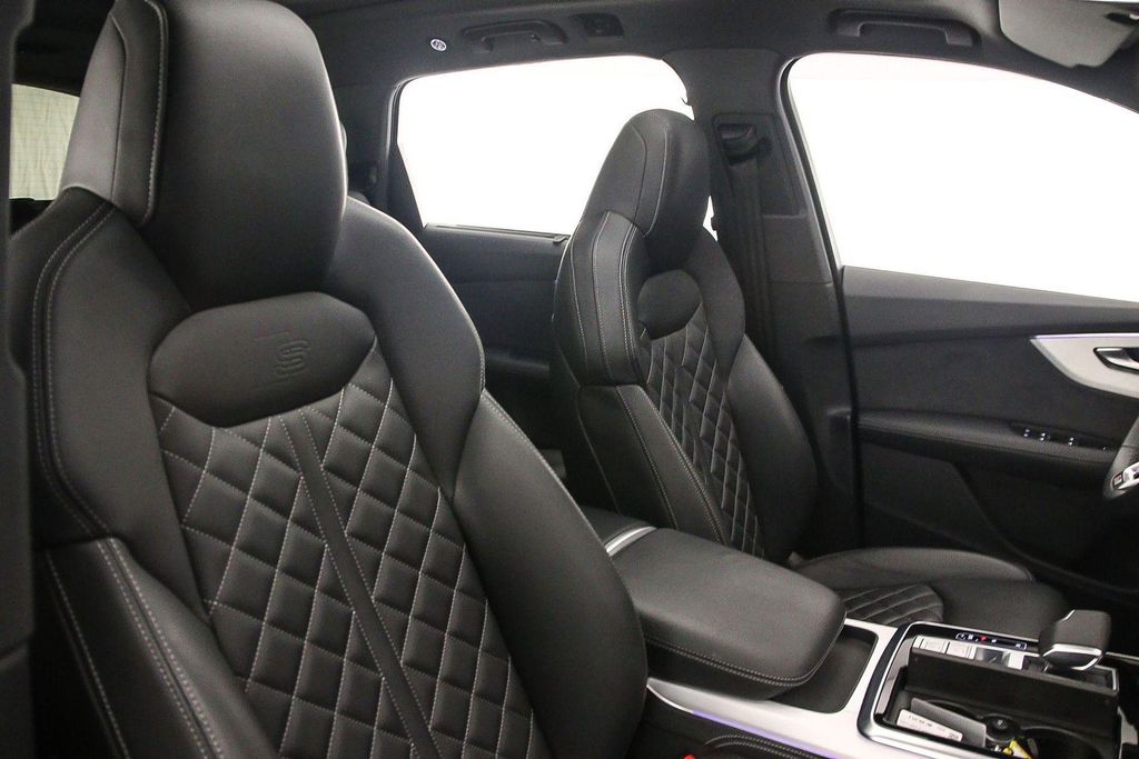 Audi SQ7 2025