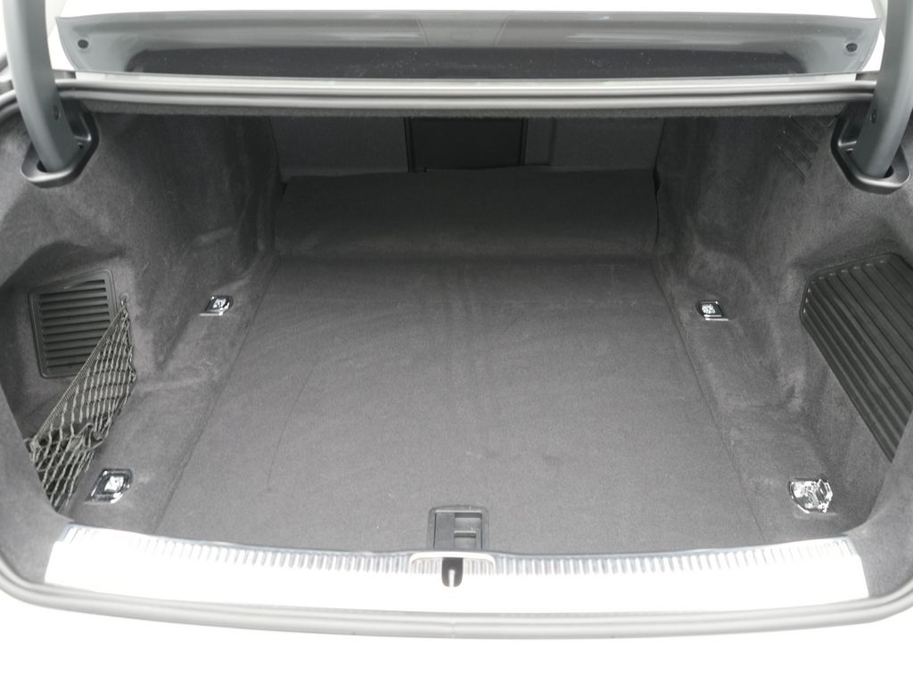 Audi S8 2024