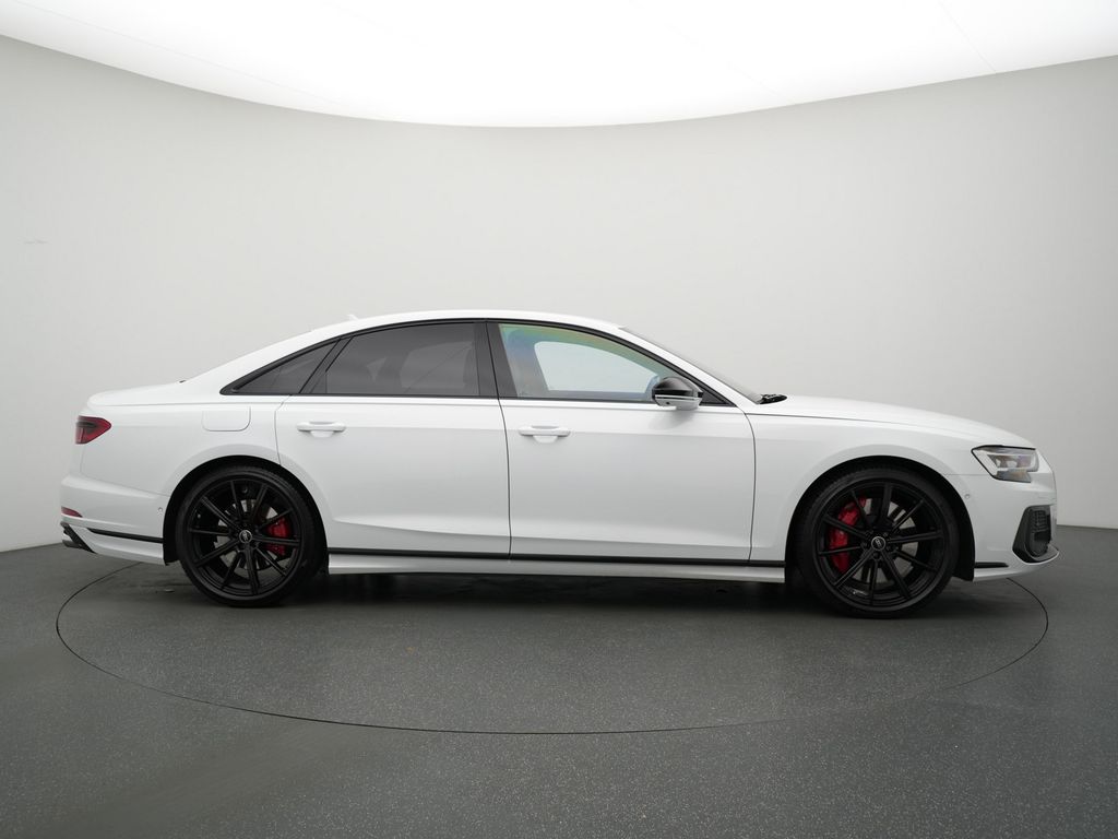 Audi S8 2024