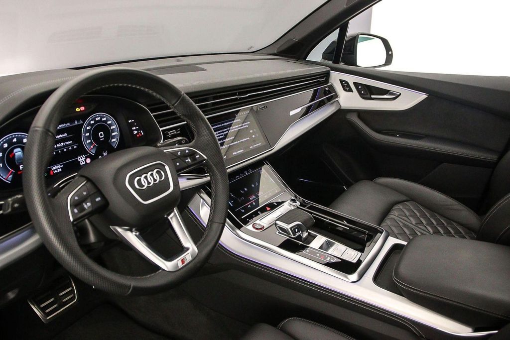 Audi SQ7 2025
