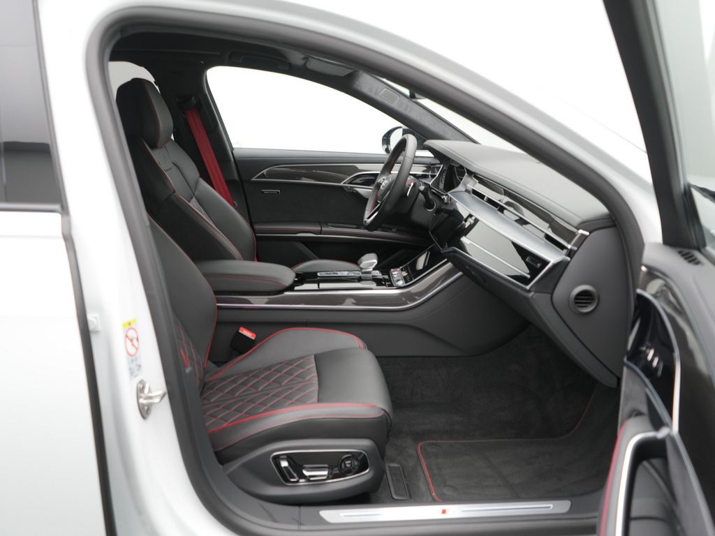 Audi S8 2024