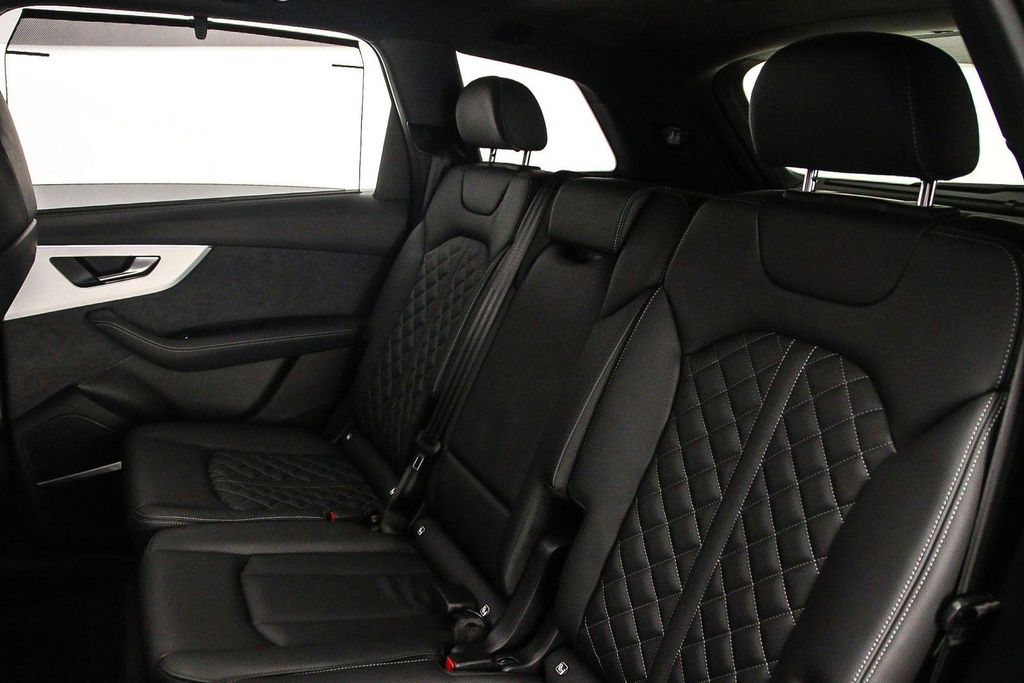 Audi SQ7 2025