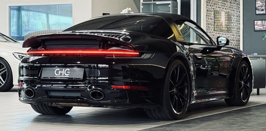 Porsche 992 2021