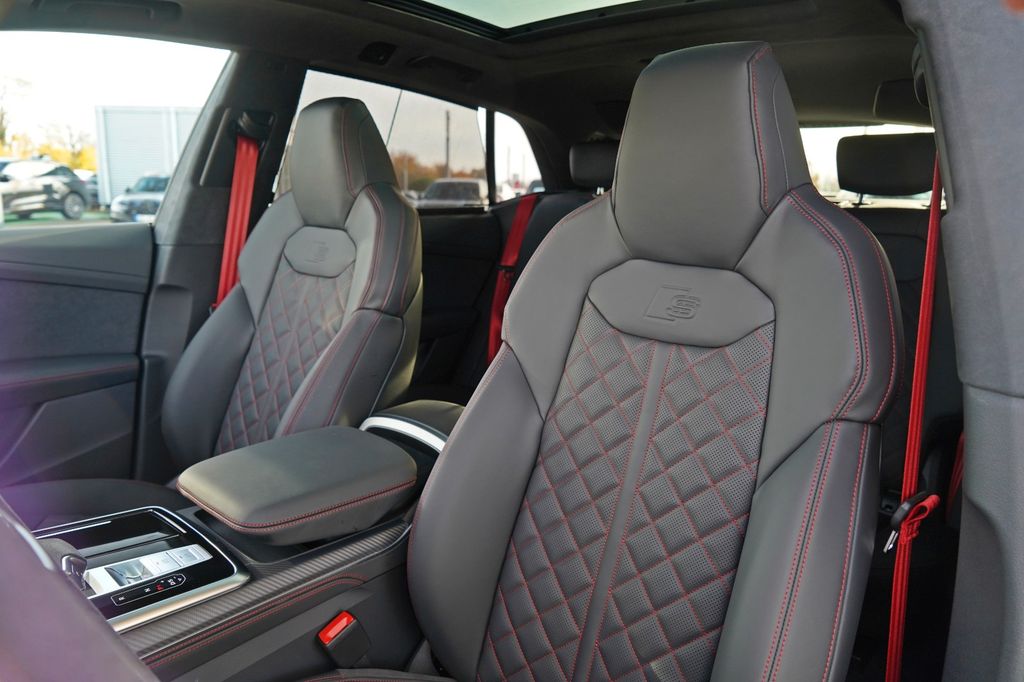 Audi SQ8 2025