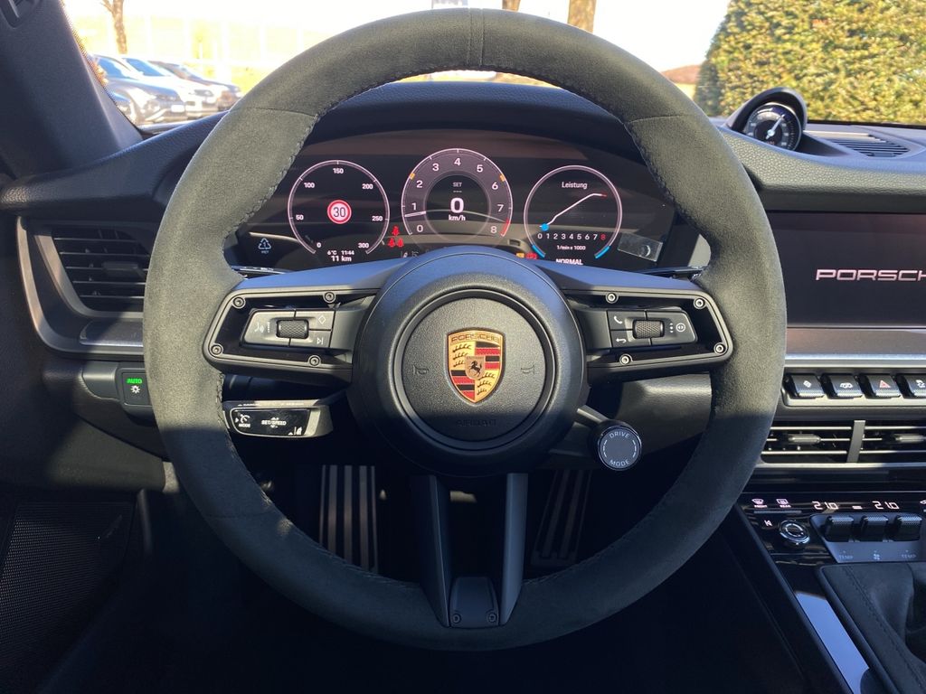 Porsche 992 2025