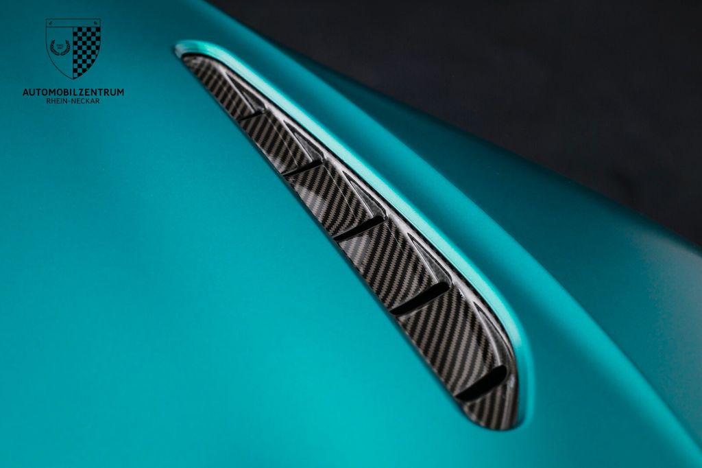 Aston Martin V8 Vantage 2023