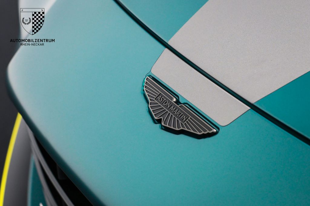 Aston Martin V8 Vantage 2023