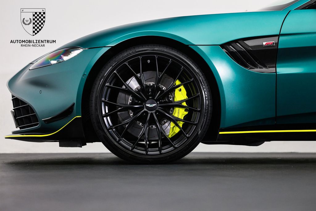 Aston Martin V8 Vantage 2023