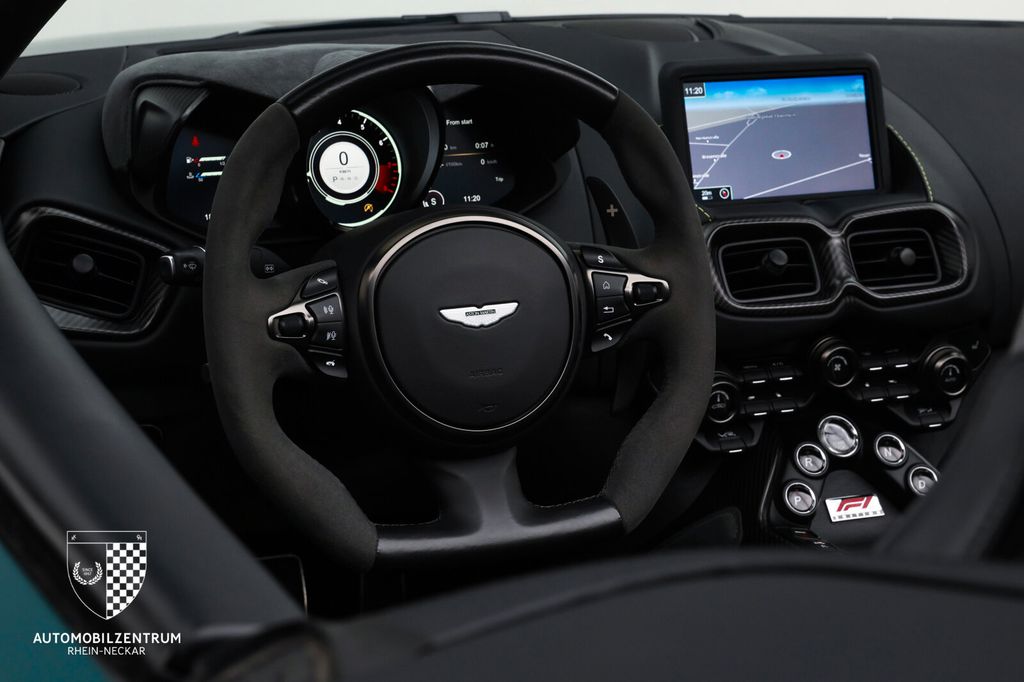 Aston Martin V8 Vantage 2023