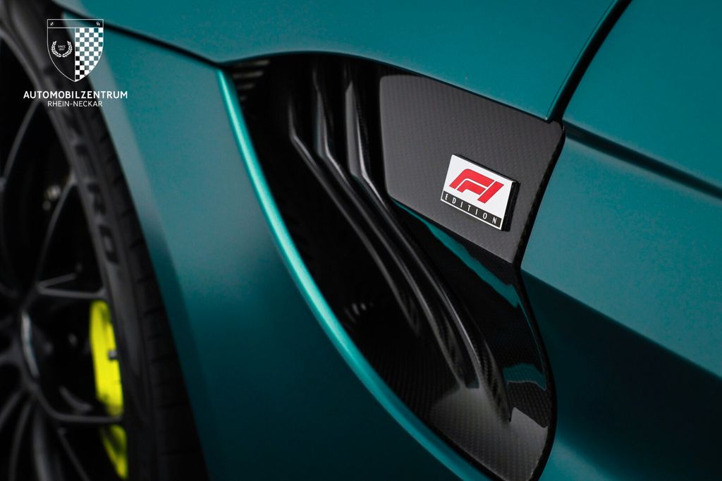 Aston Martin V8 Vantage 2023