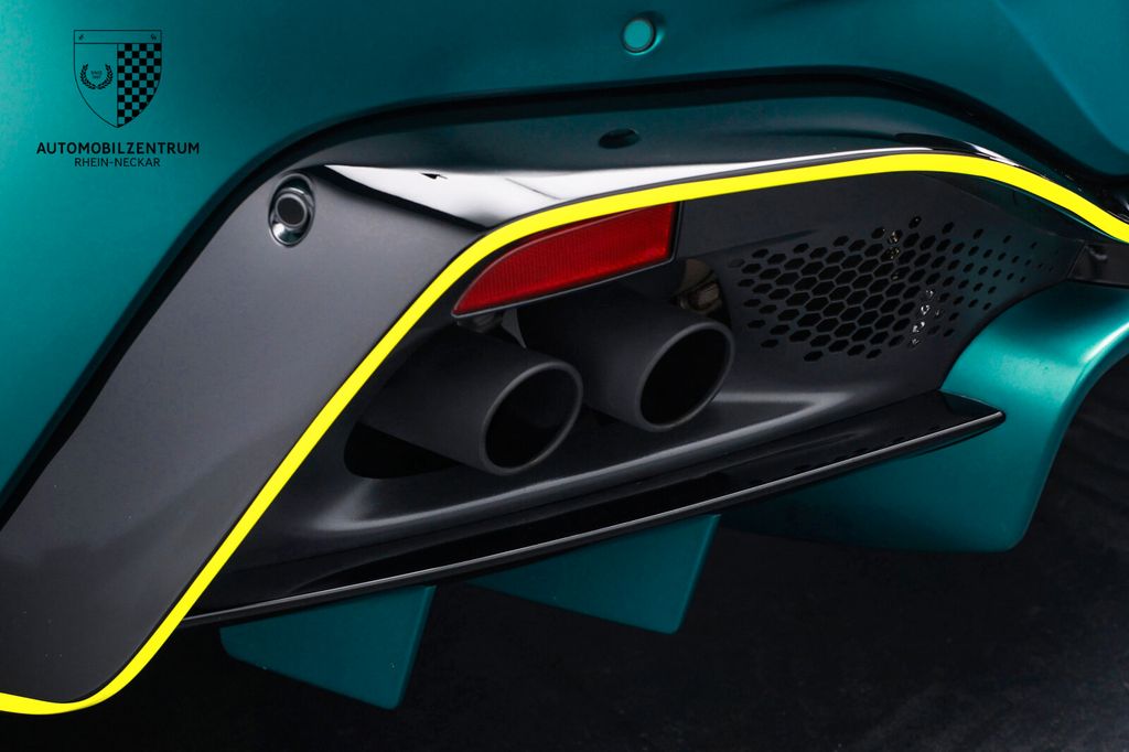 Aston Martin V8 Vantage 2023