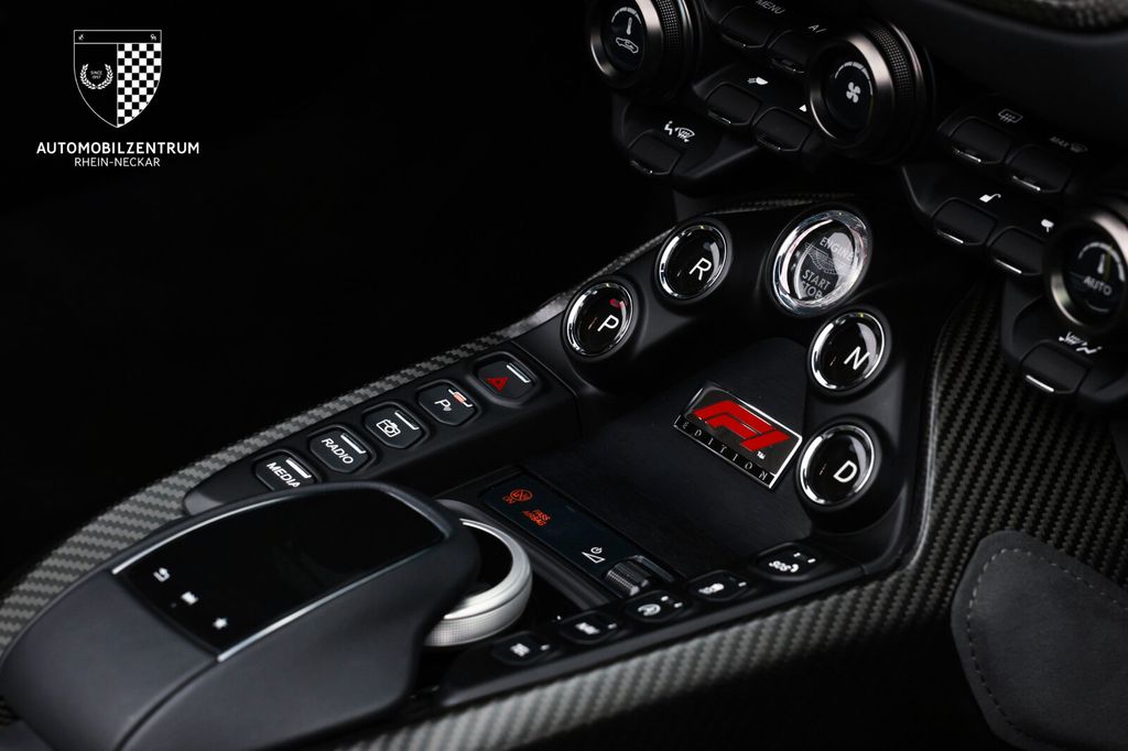 Aston Martin V8 Vantage 2023