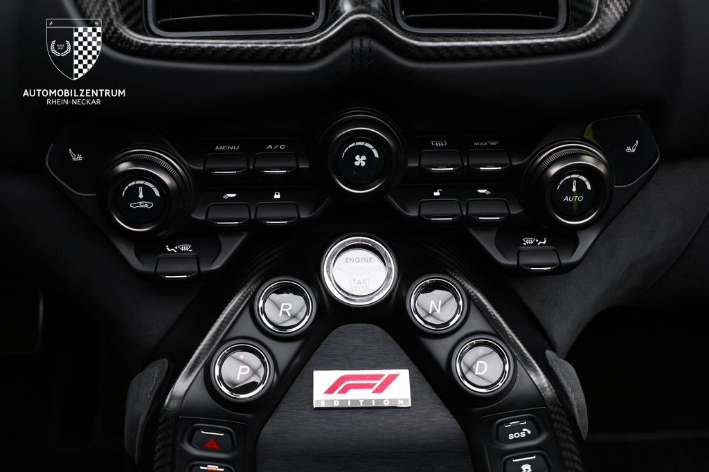 Aston Martin V8 Vantage 2023