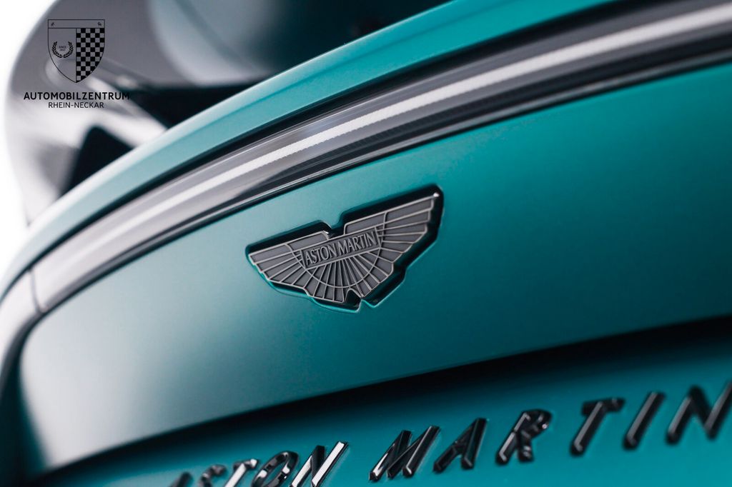 Aston Martin V8 Vantage 2023
