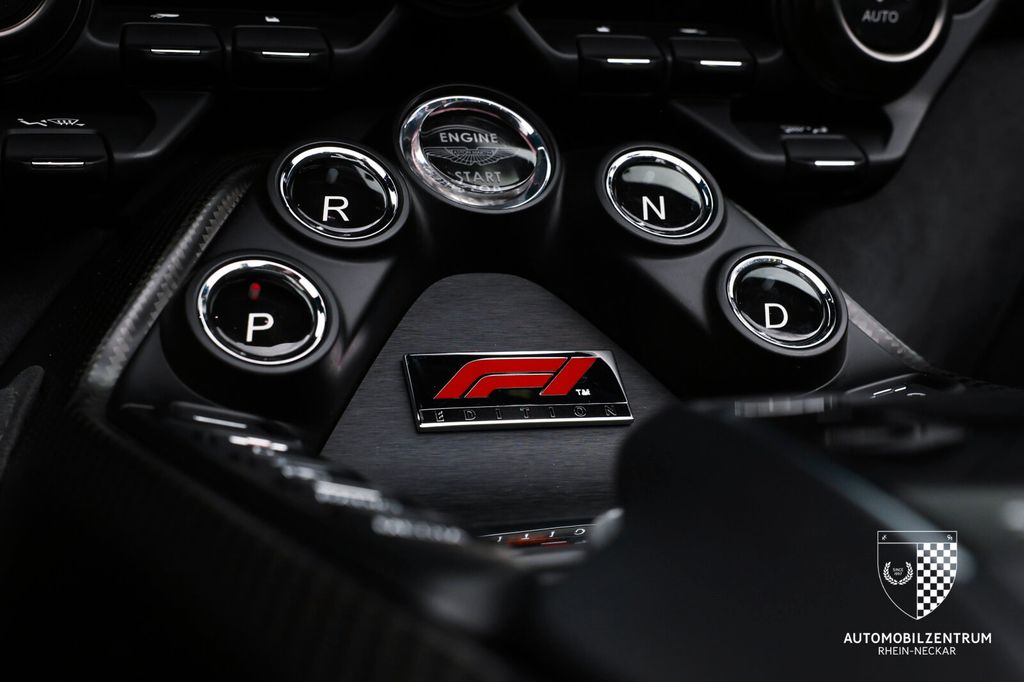 Aston Martin V8 Vantage 2023