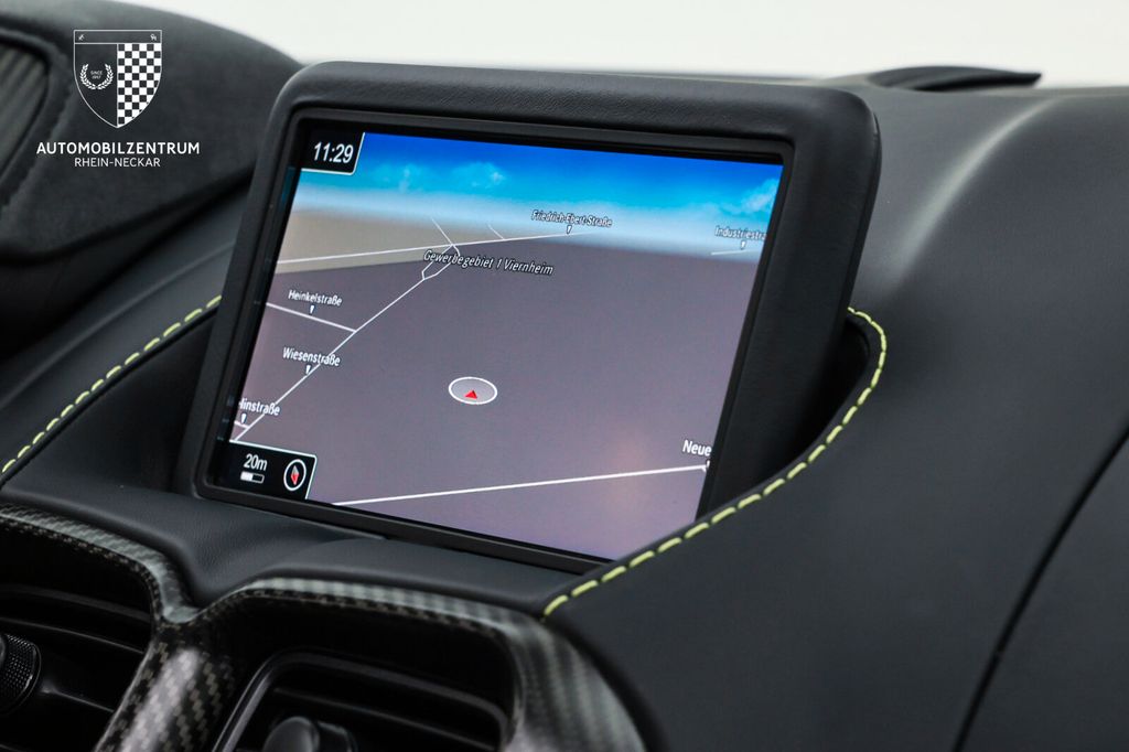 Aston Martin V8 Vantage 2023