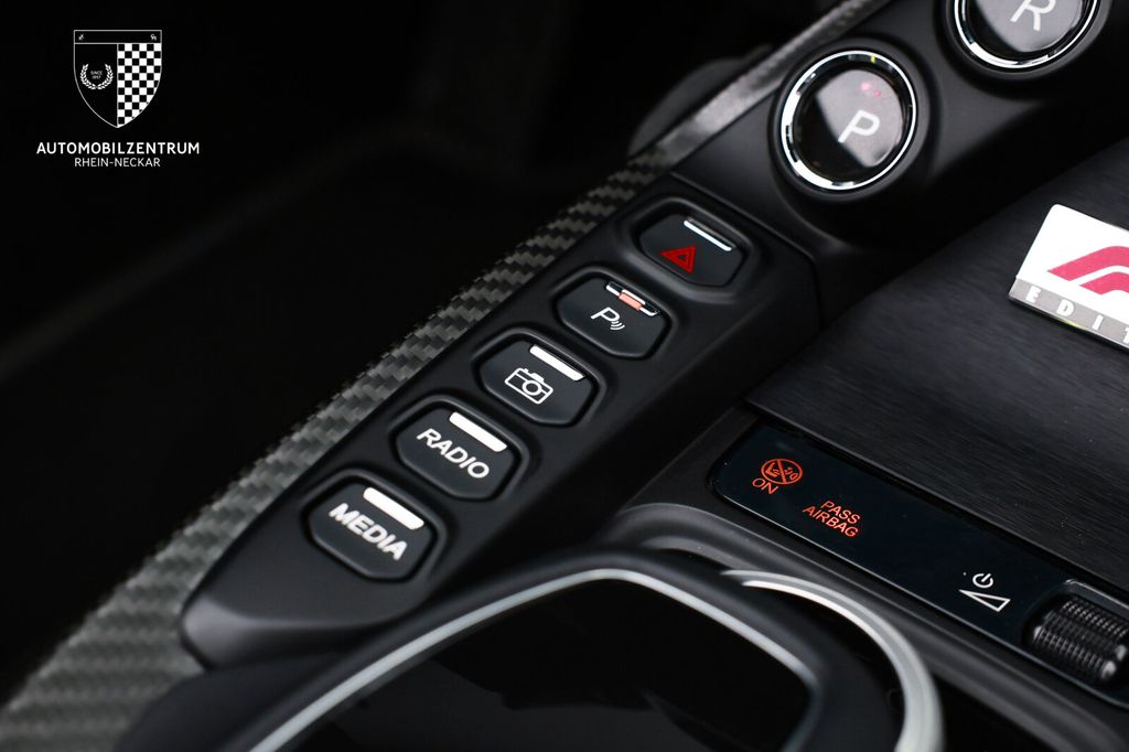 Aston Martin V8 Vantage 2023