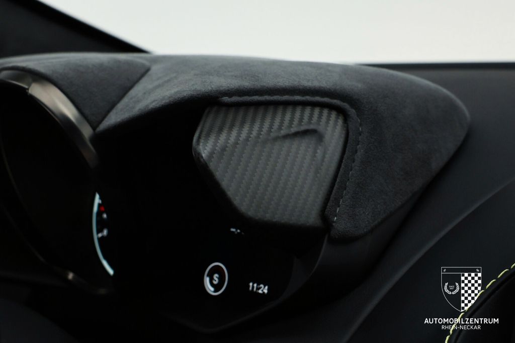 Aston Martin V8 Vantage 2023