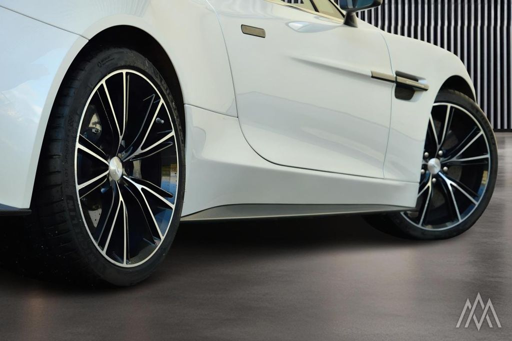 Aston Martin Vanquish 2013