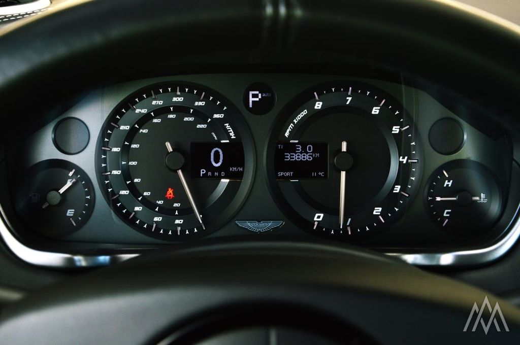 Aston Martin Vanquish 2013