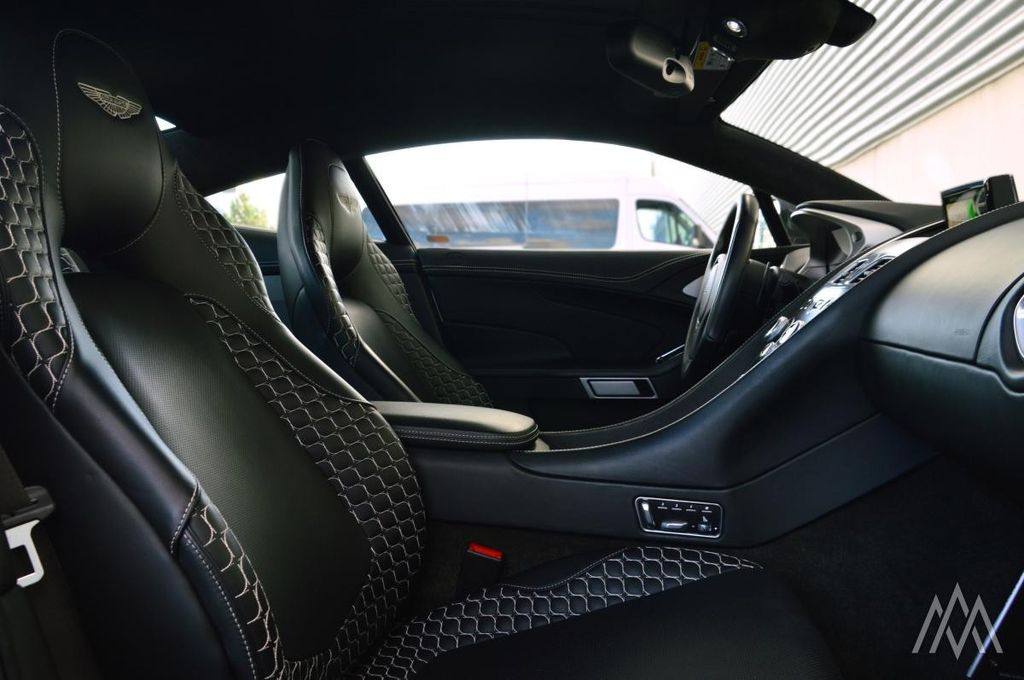 Aston Martin Vanquish 2013