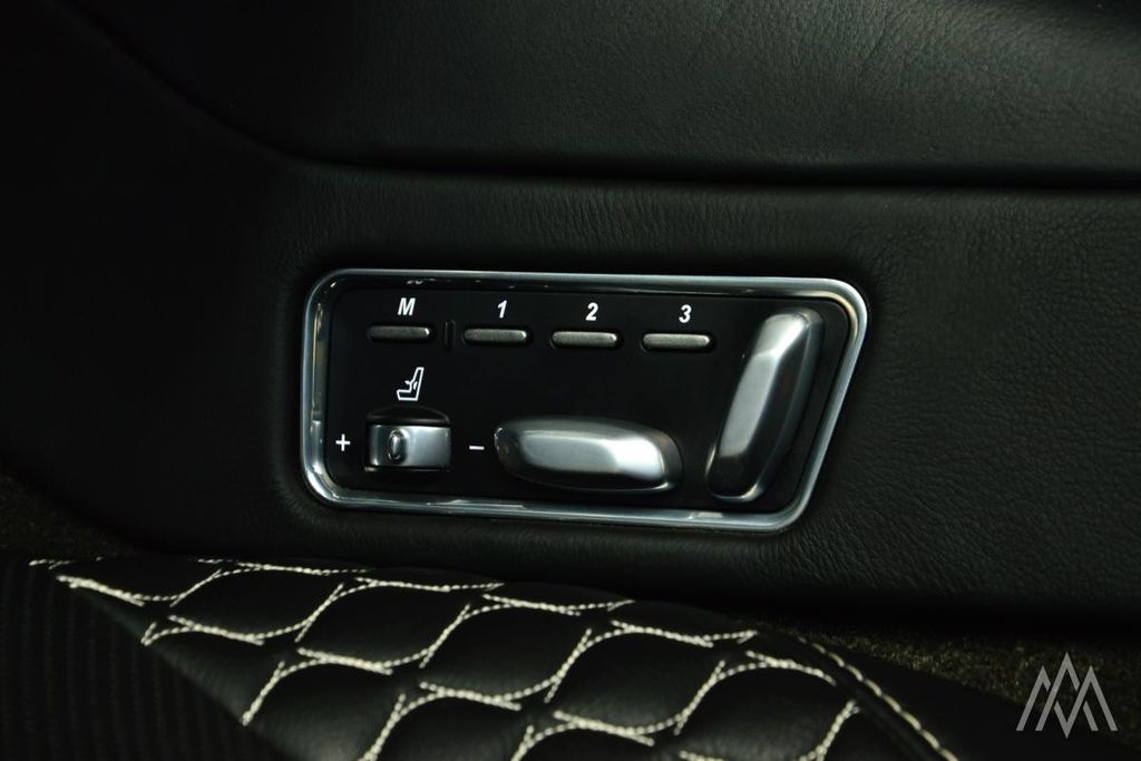 Aston Martin Vanquish 2013