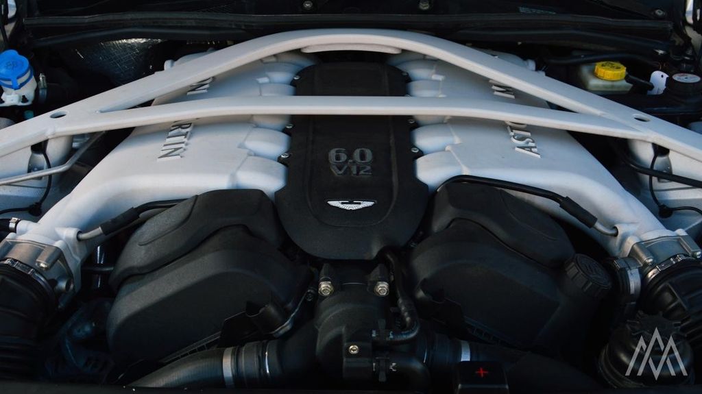 Aston Martin Vanquish 2013