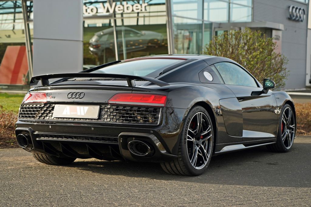 Audi R8 2024