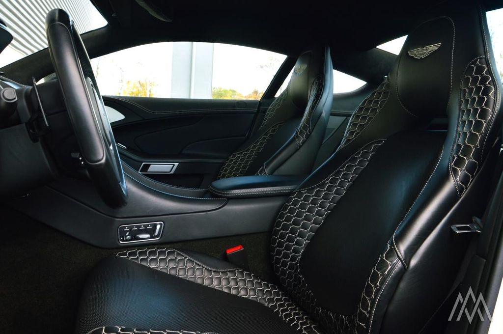 Aston Martin Vanquish 2013