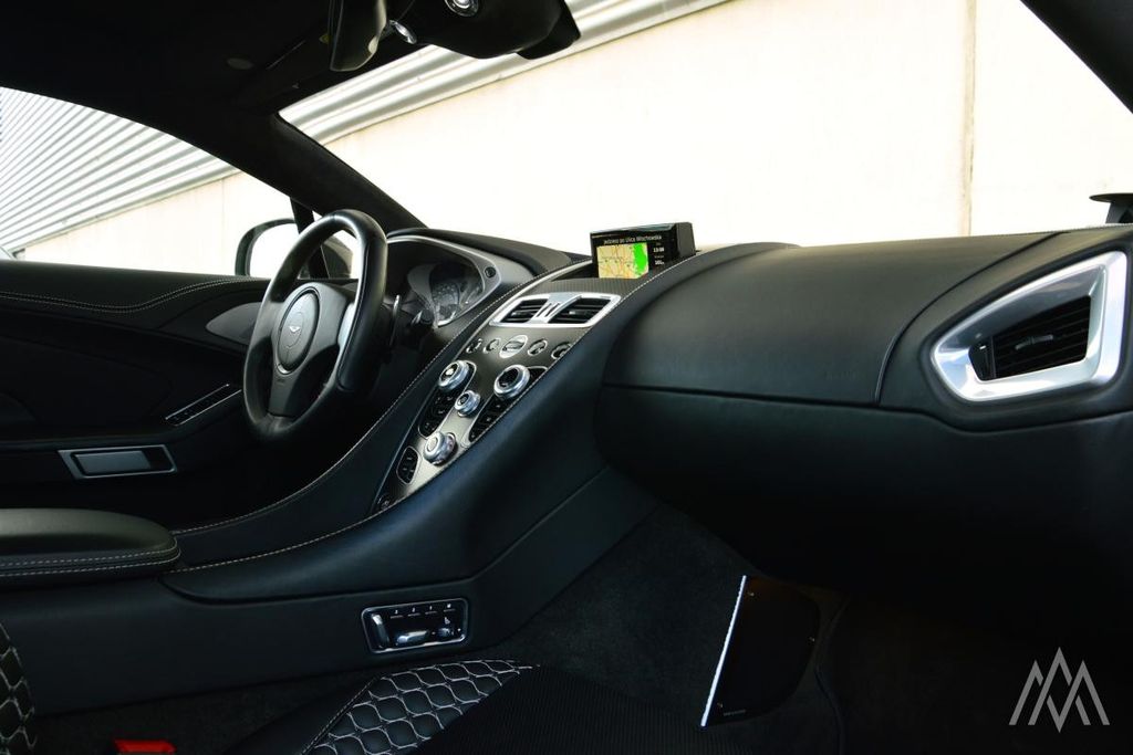 Aston Martin Vanquish 2013