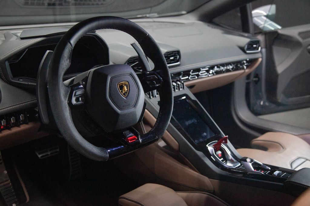 Lamborghini Huracán 2023