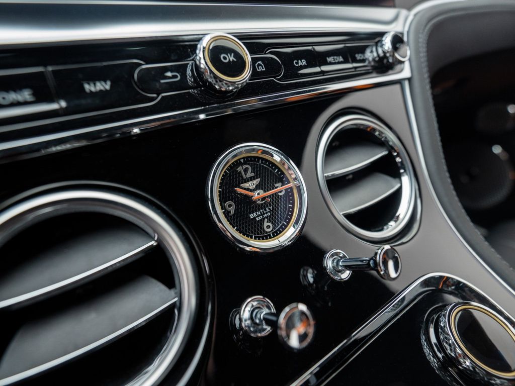 Bentley Continental GTC 2024