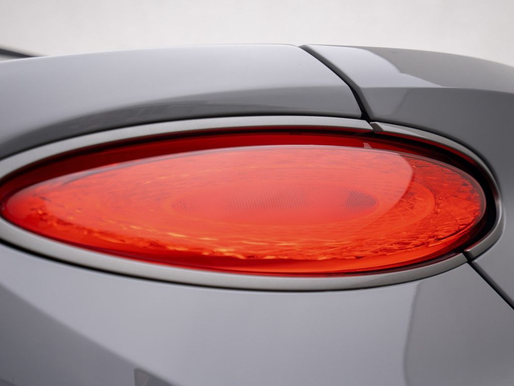 Bentley Continental GTC 2024