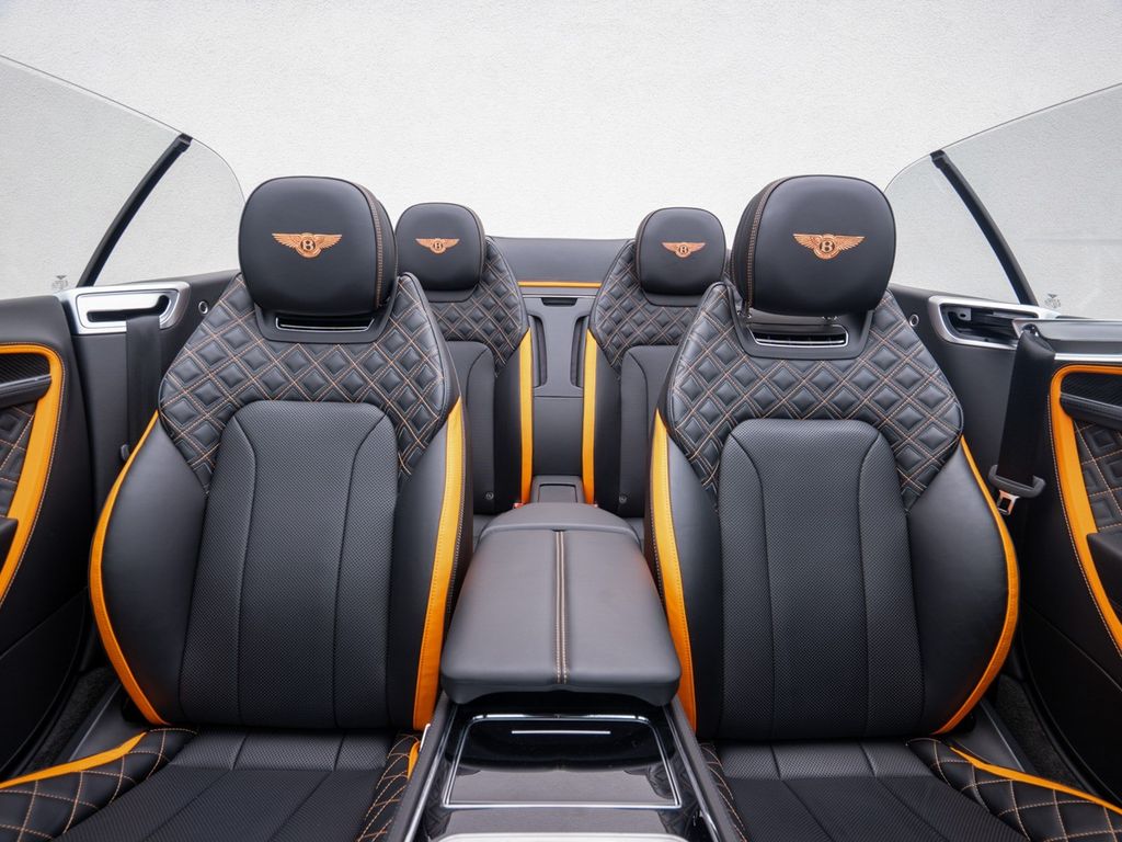Bentley Continental GTC 2024