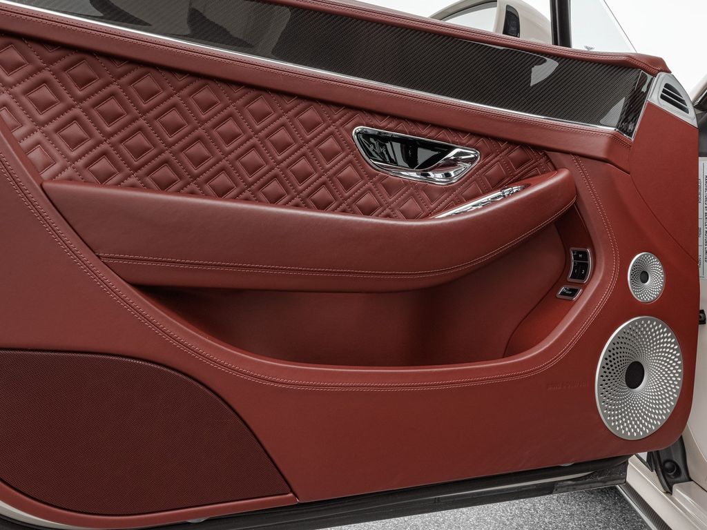 Bentley Continental GTC 2023